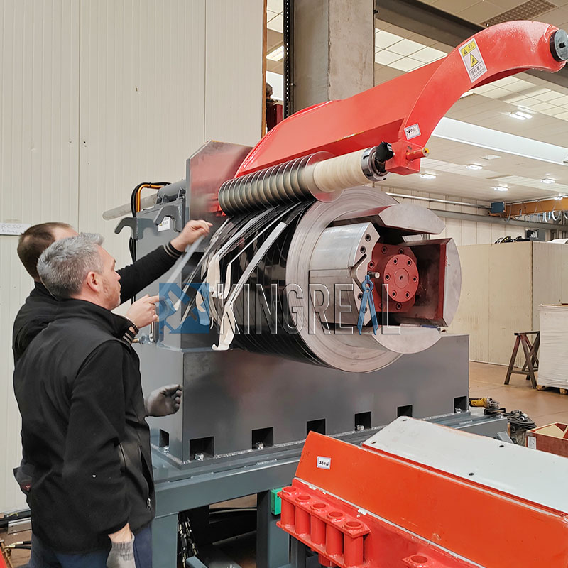 Seirbhís Suiteála -Líne slitting cornasteel san Iodáil